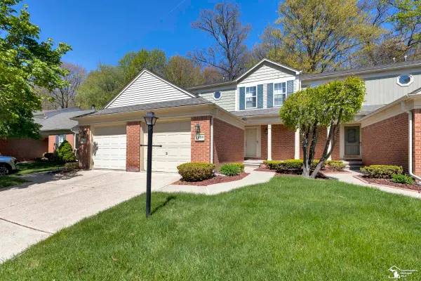 7920 Rivergate, Westland, MI 48185