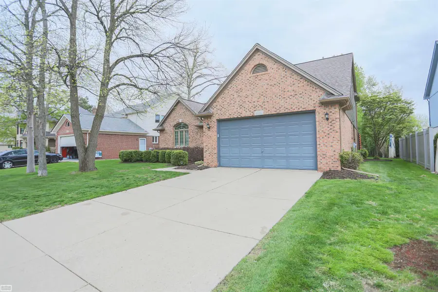 6740 Redford, Troy, MI 48085 - #2