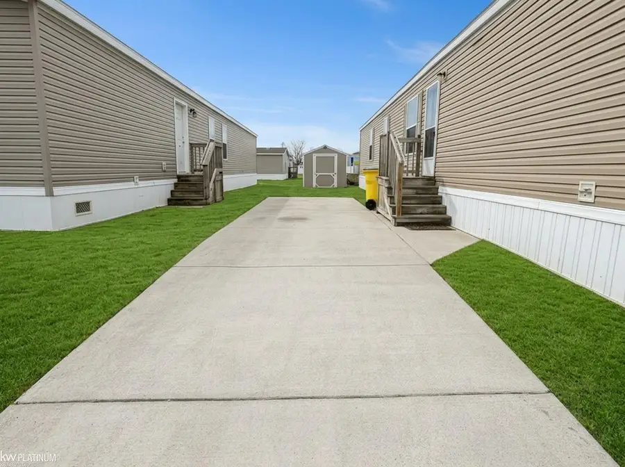 38051 Pardo, Clinton Township, MI 48038 - #3