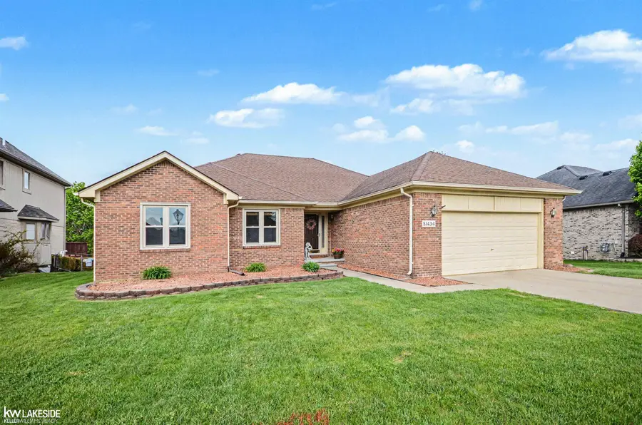 51434 Blue Spruce, Macomb, MI 48042 - #3