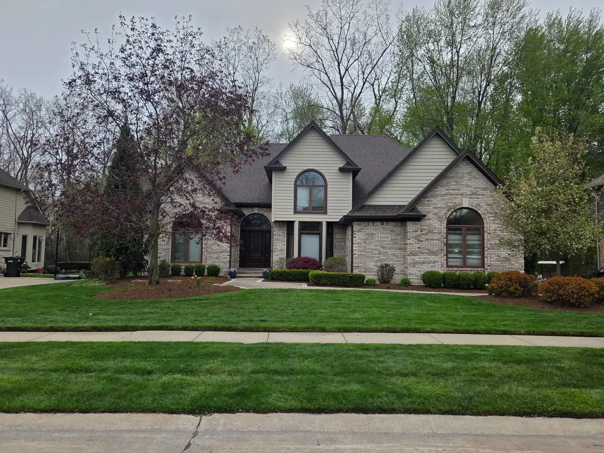 43697 Vintners Place, Sterling Heights, MI 48314 - #1