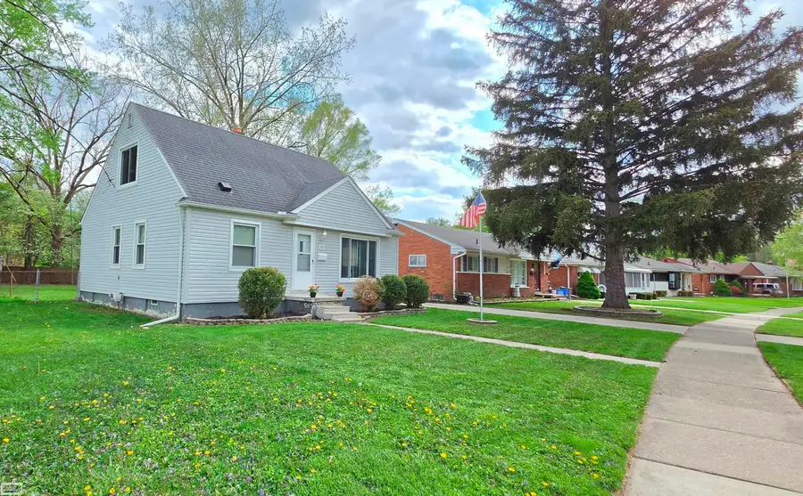 1589 Hampton, Mount Clemens, MI 48043 - #3