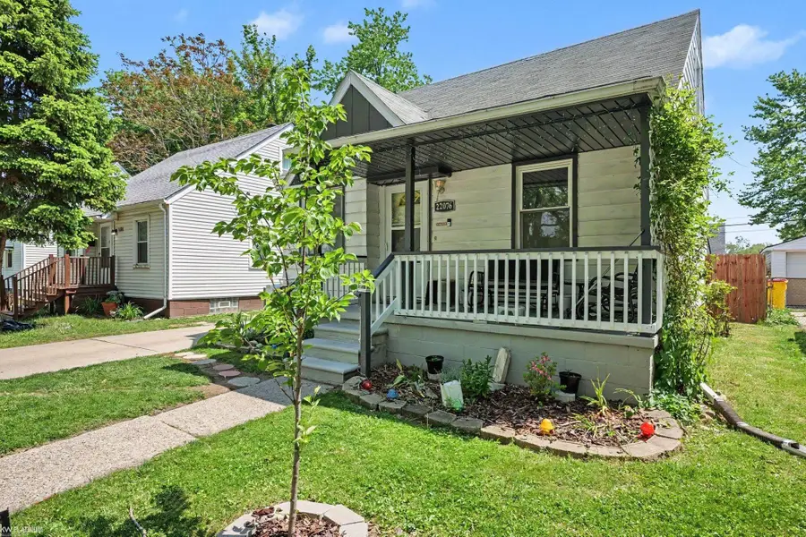 22076 Tuscany, Eastpointe, MI 48021 - #2