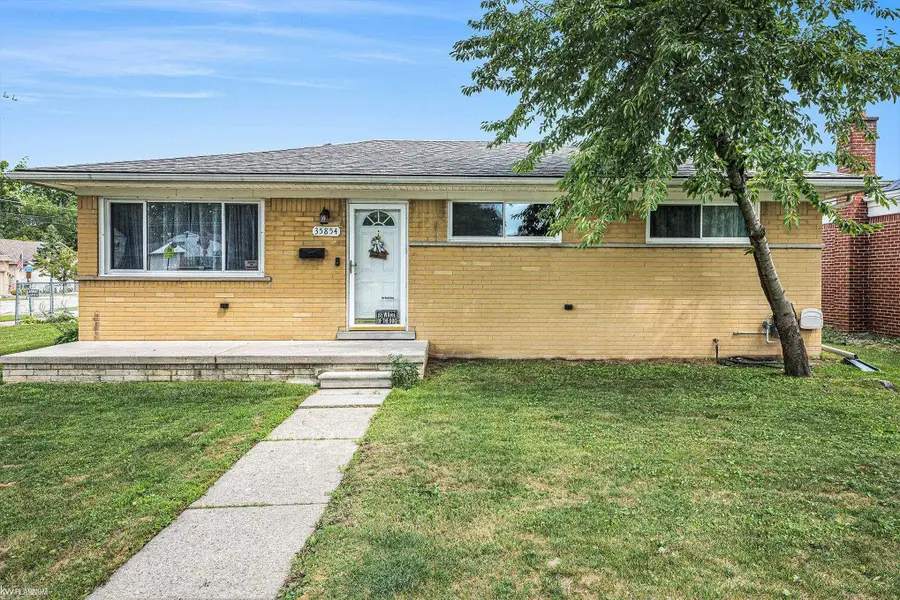 35854 Weideman, Clinton Township, MI 48035 - #2