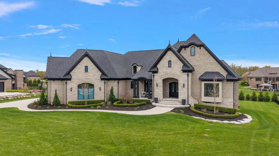 61573 Cotswold, Washington Township, MI 48094 - #2