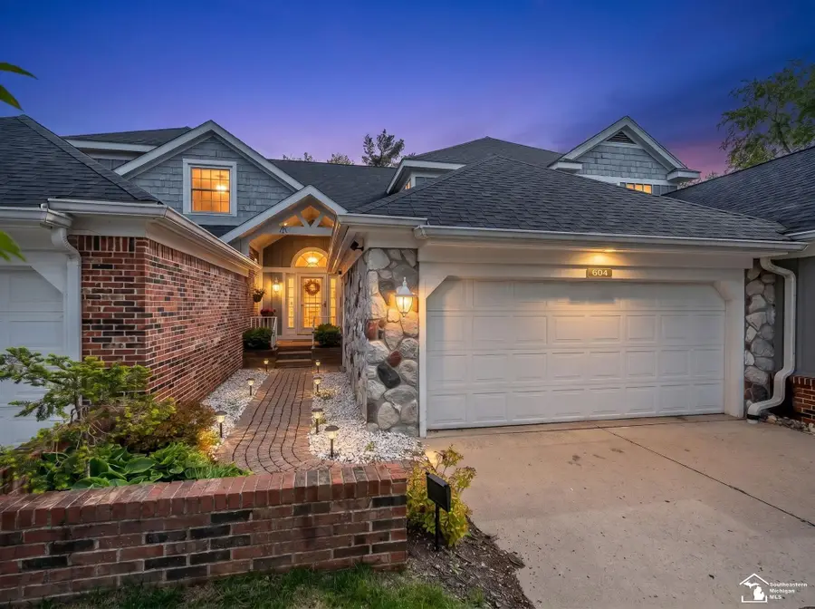 604 Meadowlands, Monroe, MI 48161 - #2