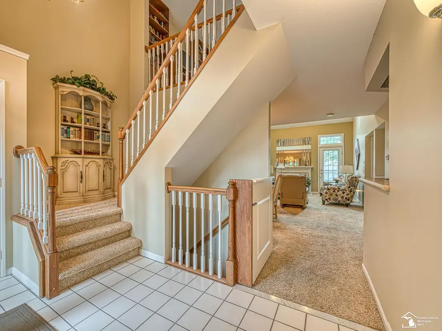 604 Meadowlands, Monroe, MI 48161 - #3