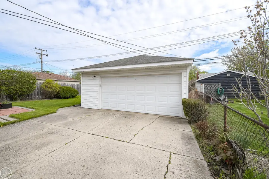 20313 Alger, Saint Clair Shores, MI 48080 - #3