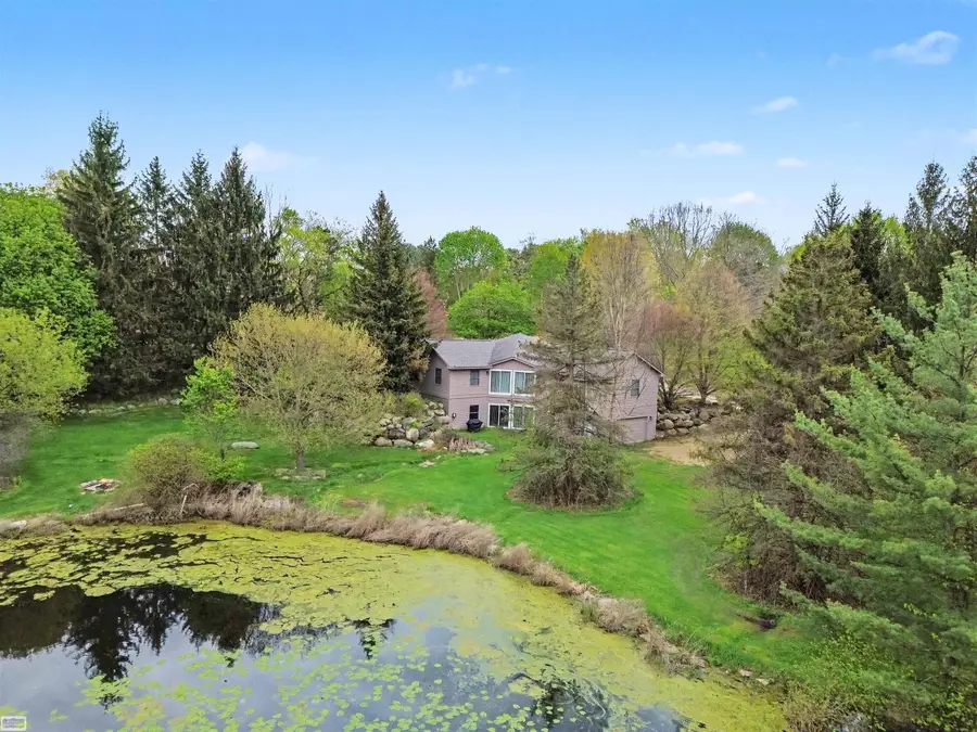 8978 Hidden Lake, Howell, MI 48855 - #2
