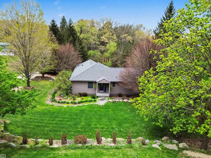 8978 Hidden Lake, Howell, MI 48855 - #3