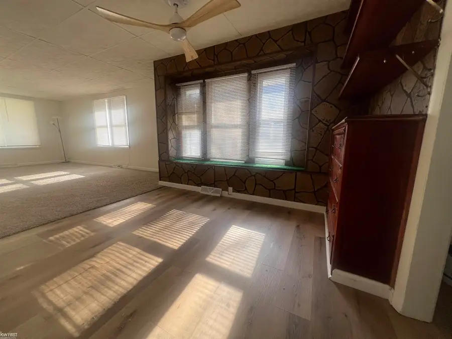 131 E Lakeview, Flint, MI 48503 - #3