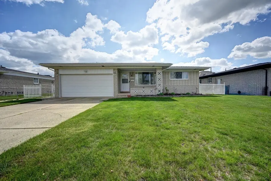 36244 Jeffrey, Sterling Heights, MI 48310 - #2