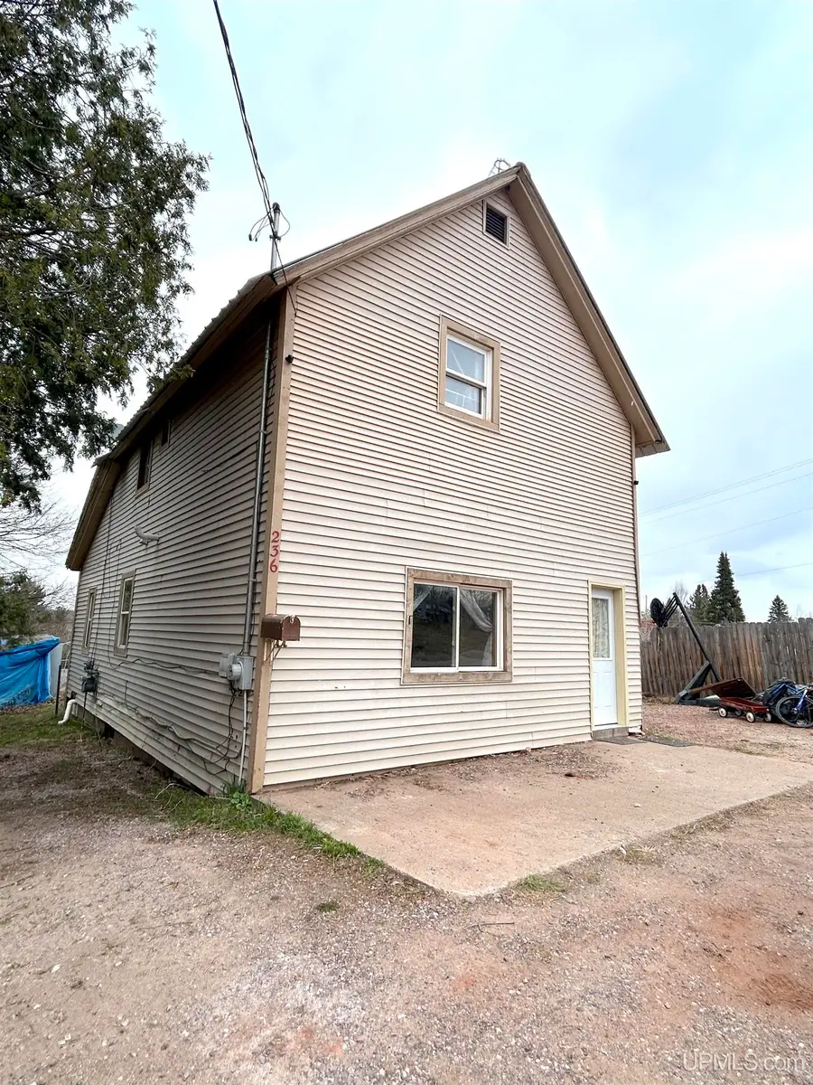 236 Stone, Ishpeming, MI 49849 - #2
