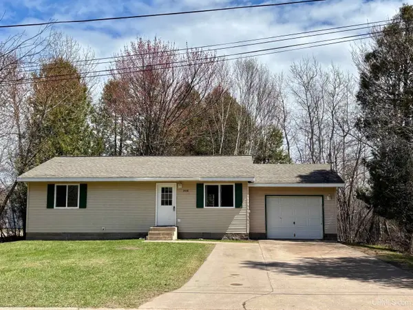 2038 Van Evera, Marquette, MI 49855