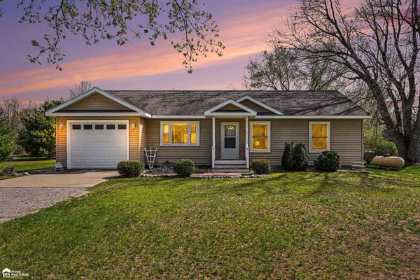 510 E Main, Hale, MI 48739
