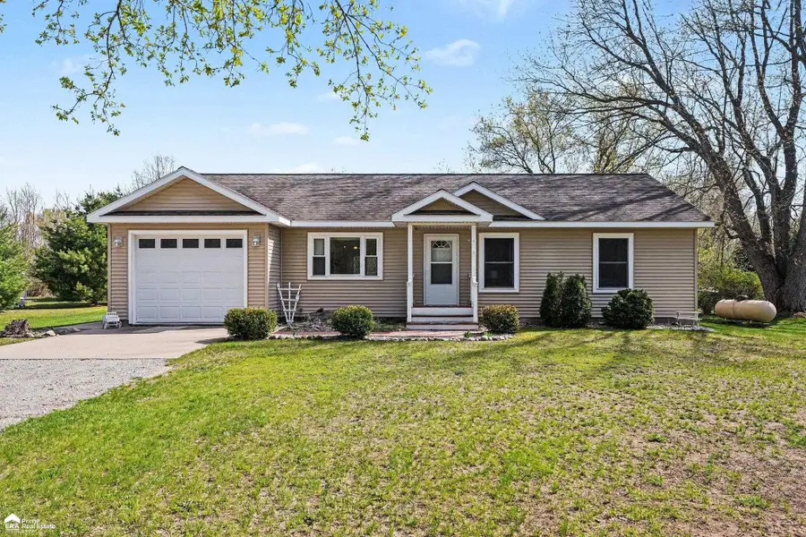 510 E Main, Hale, MI 48739 - #2