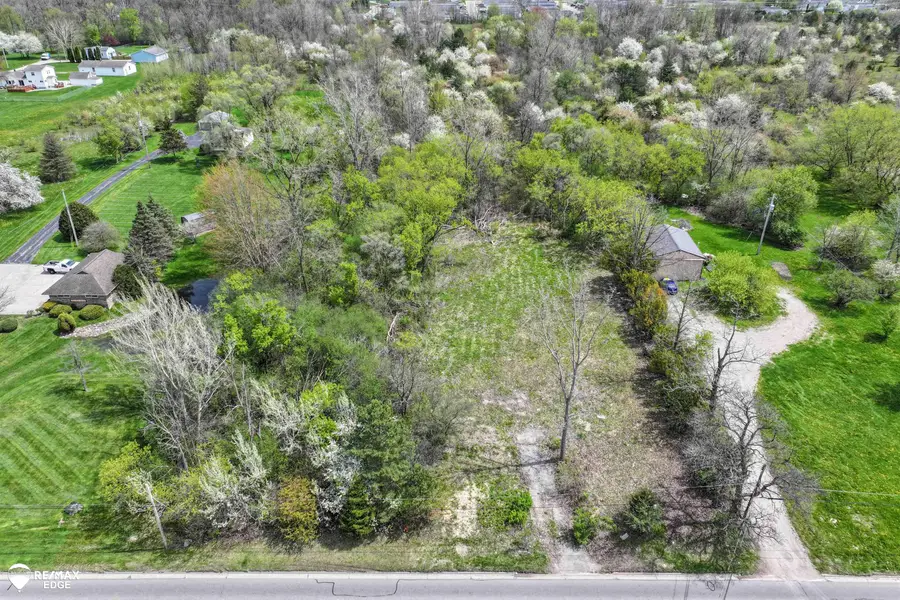 3353 S Center, Burton, MI 48519 - #2