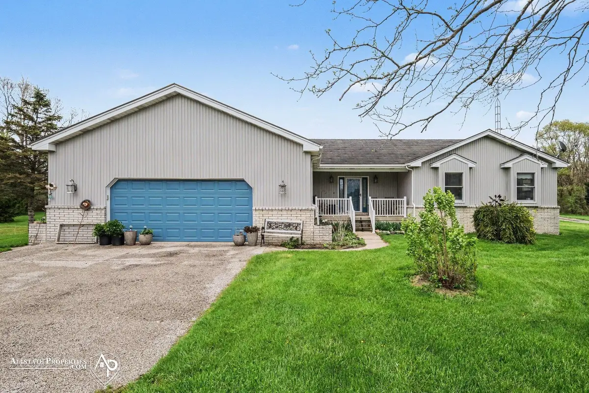12301 S New Lothrop, Byron, MI 48418 - #1