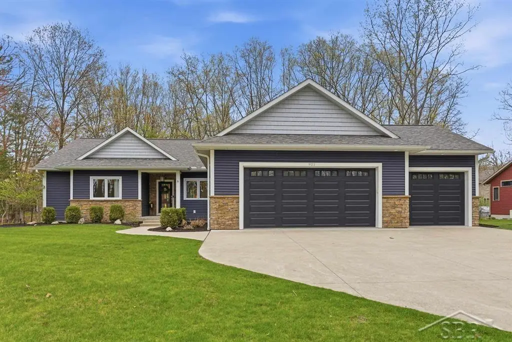 921 S Crooked Tree, Midland, MI 48640 - #1