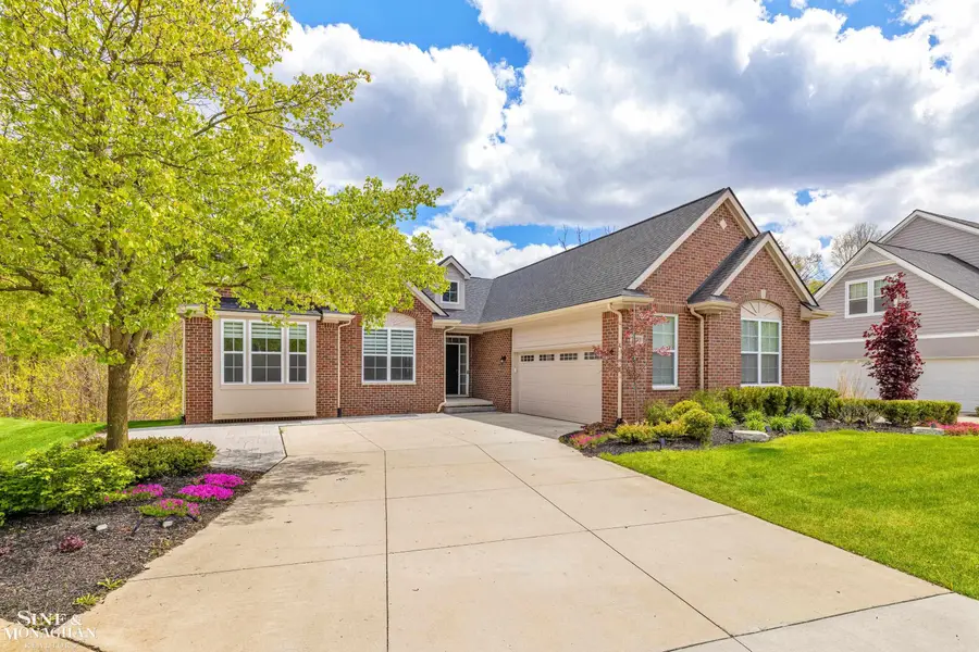 6148 Birchcrest, Commerce Township, MI 48382 - #2