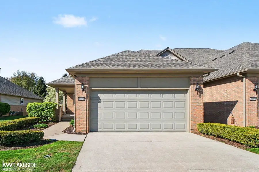 33832 Michigamme, New Baltimore, MI 48047 - #3
