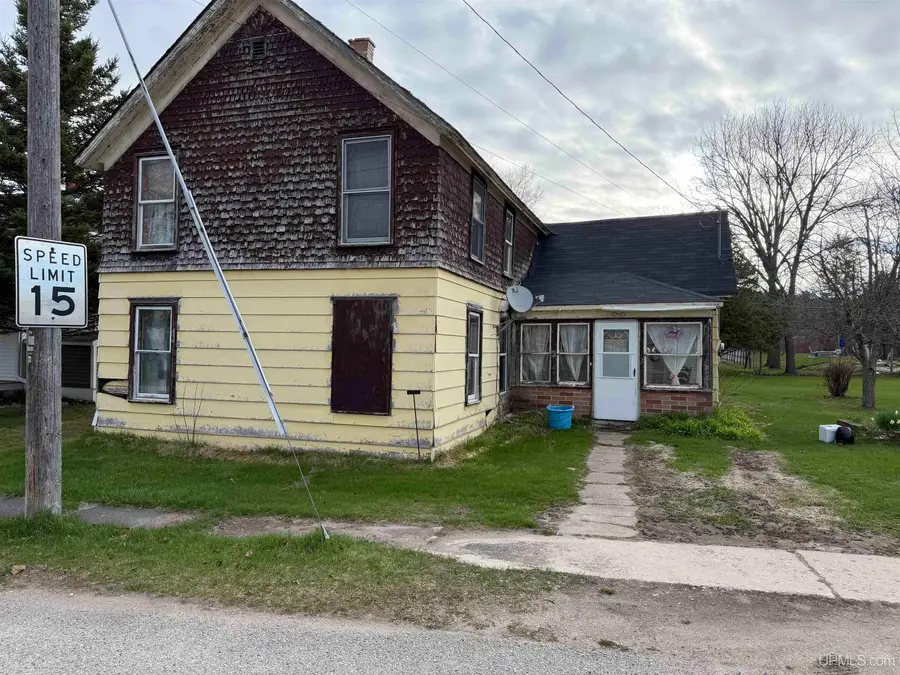 6362 1st Ave, Garden, MI 49835 - #2