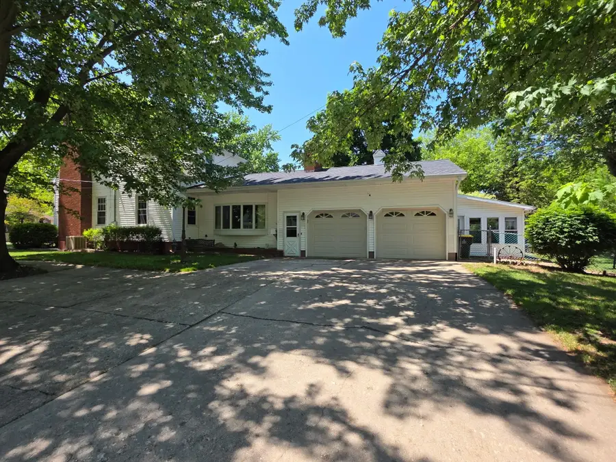 300 Brady, Chesaning, MI 48616 - #2