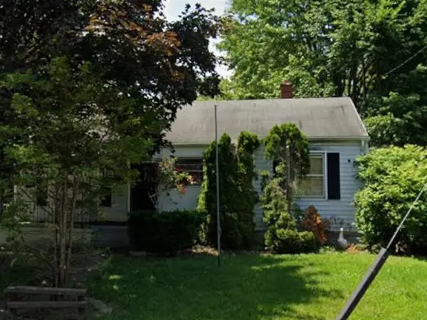 4911 Birchcrest, Flint, MI 48504