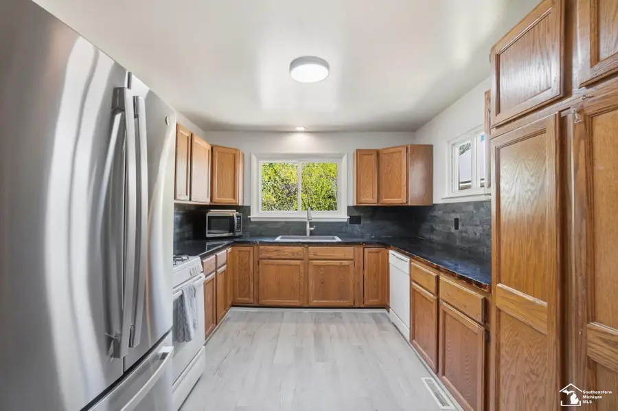 415 Theodore, Monroe, MI 48162 - #3