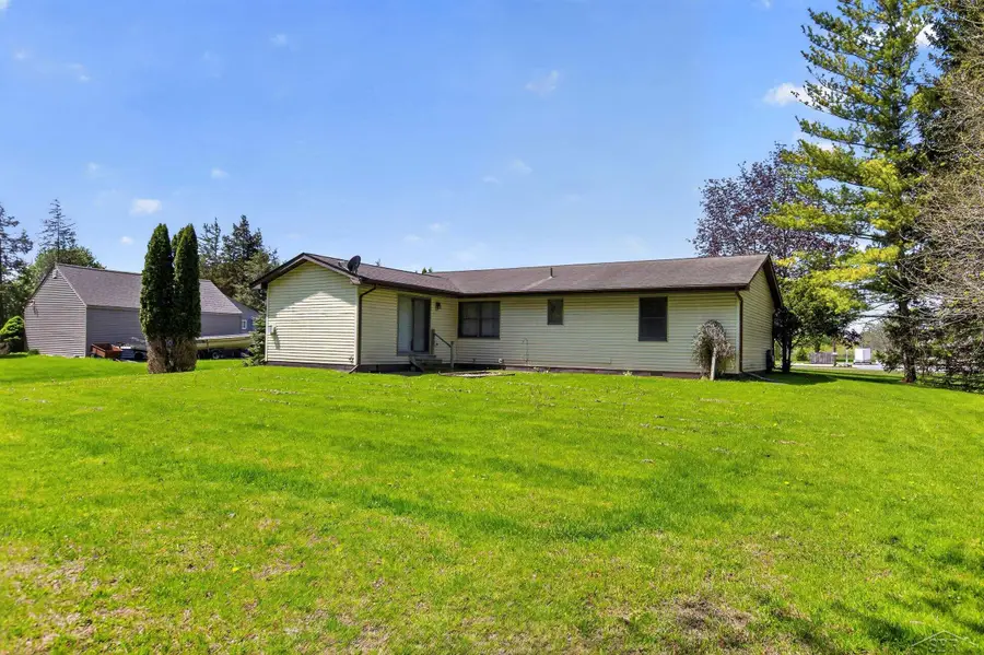 385 S Orr, Hemlock, MI 48626 - #3
