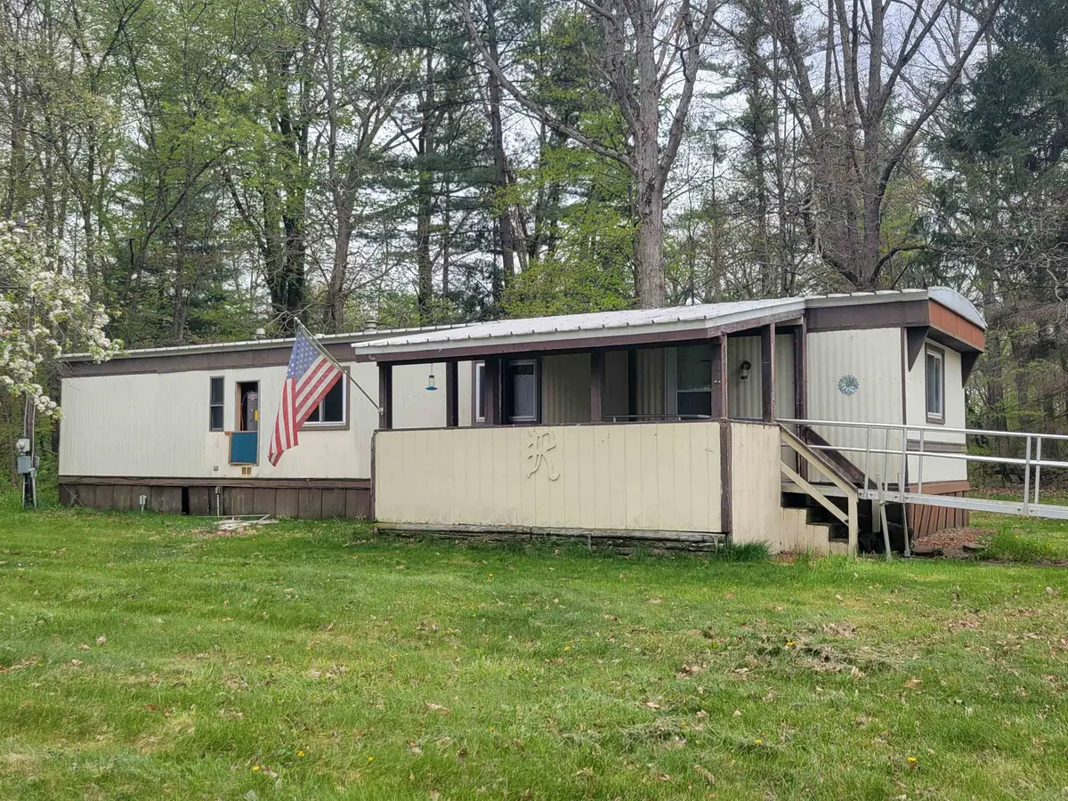 1253 S 8 Mile, Midland, MI 48640 - #1