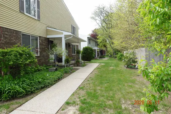 24459 Quad Park #UNIT 4 / BLDG J, Clinton Township, MI 48035