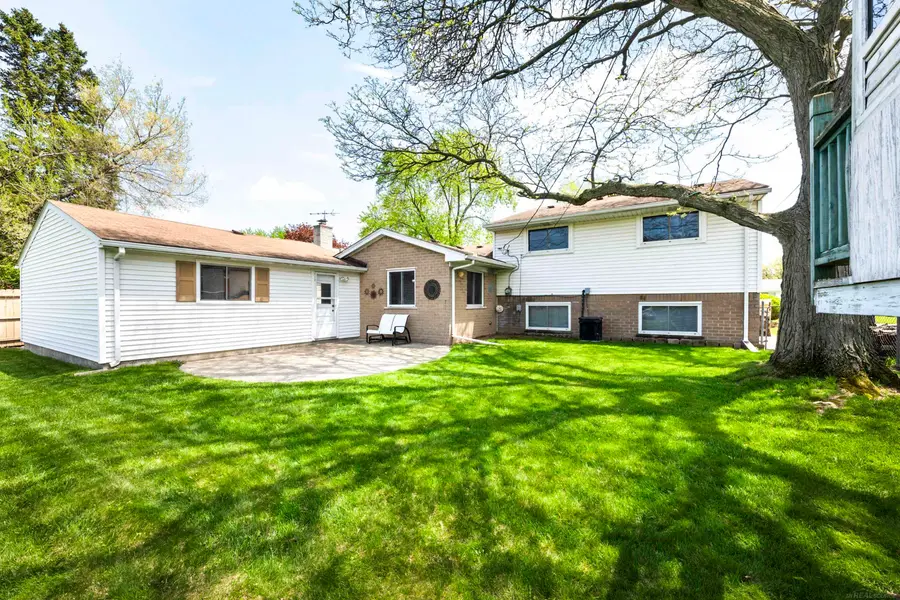 8607 Leslie, Sterling Heights, MI 48314 - #3