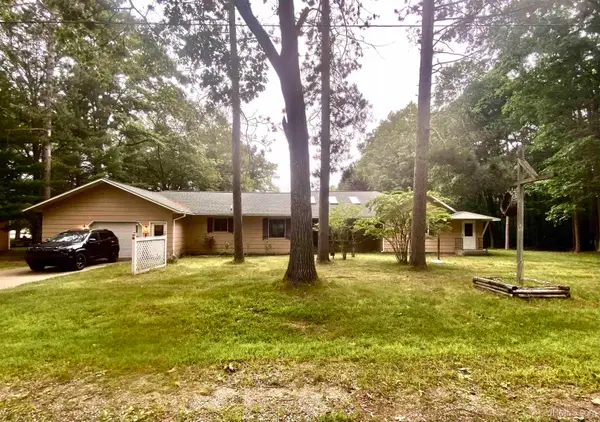 2804 Gladstone, Gladstone, MI 49837