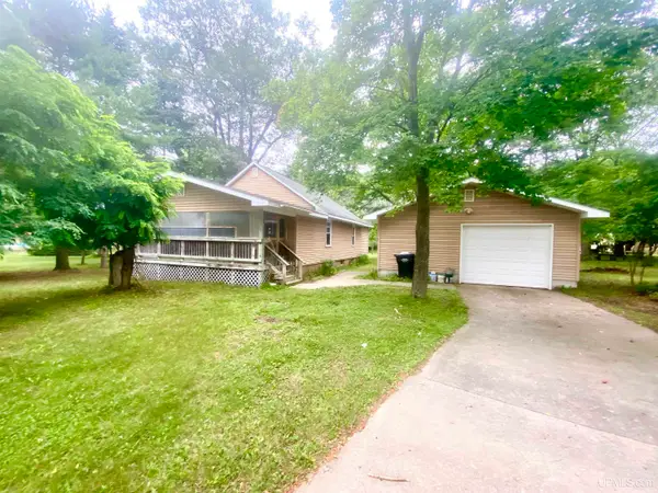 417 29th, Gladstone, MI 49837