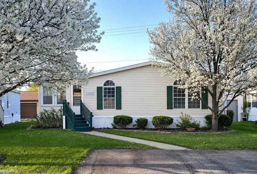 43605 Teal, Clinton Township, MI 48036 - #2