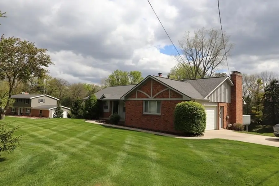 8389 Manchester, Grand Blanc, MI 48439 - #2
