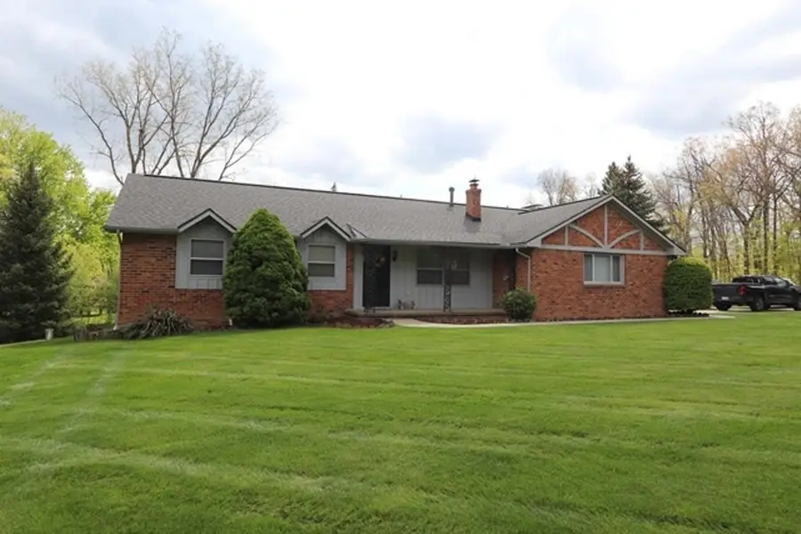 8389 Manchester, Grand Blanc, MI 48439 - #3