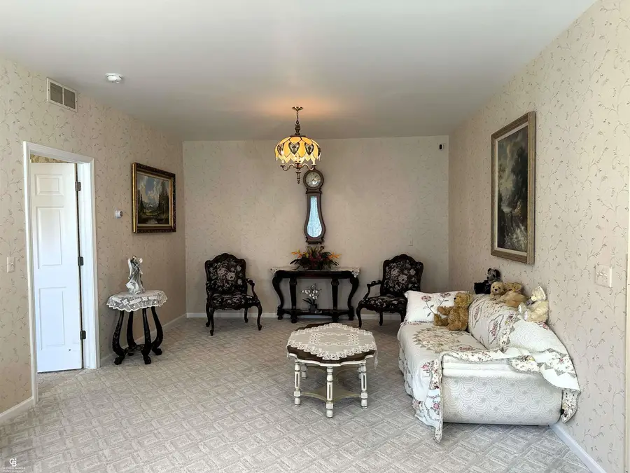 45805 Heather Ridge, Macomb, MI 48044 - #2