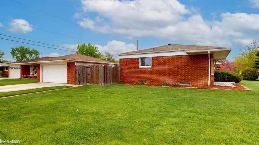 14205 Brandywine, Sterling Heights, MI 48312 - #3