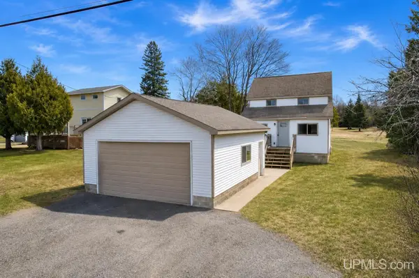 50802 N Mesnard Location, Hancock, MI 49930