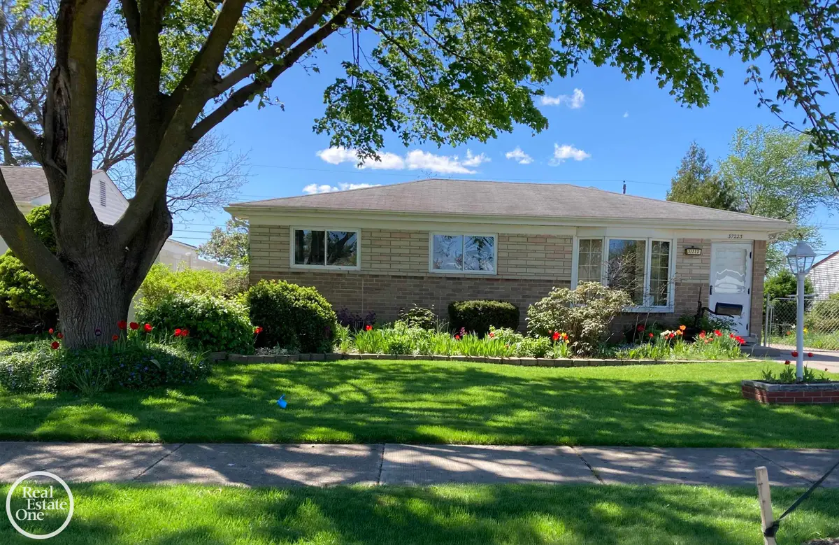 37223 Barrington, Sterling Heights, MI 48312 - #1