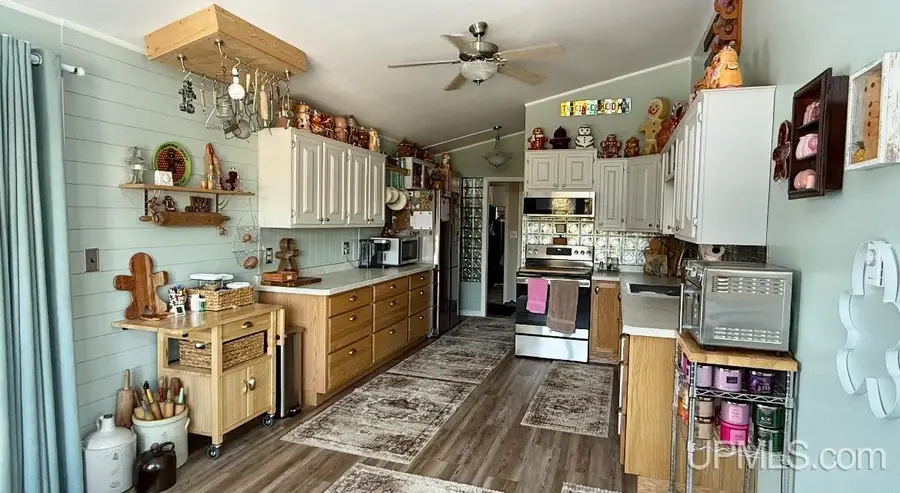 3910 N Grandview, Iron Mountain, MI 49801 - #3