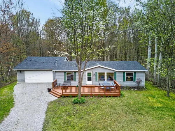 4808 N Water, Sanford, MI 48657