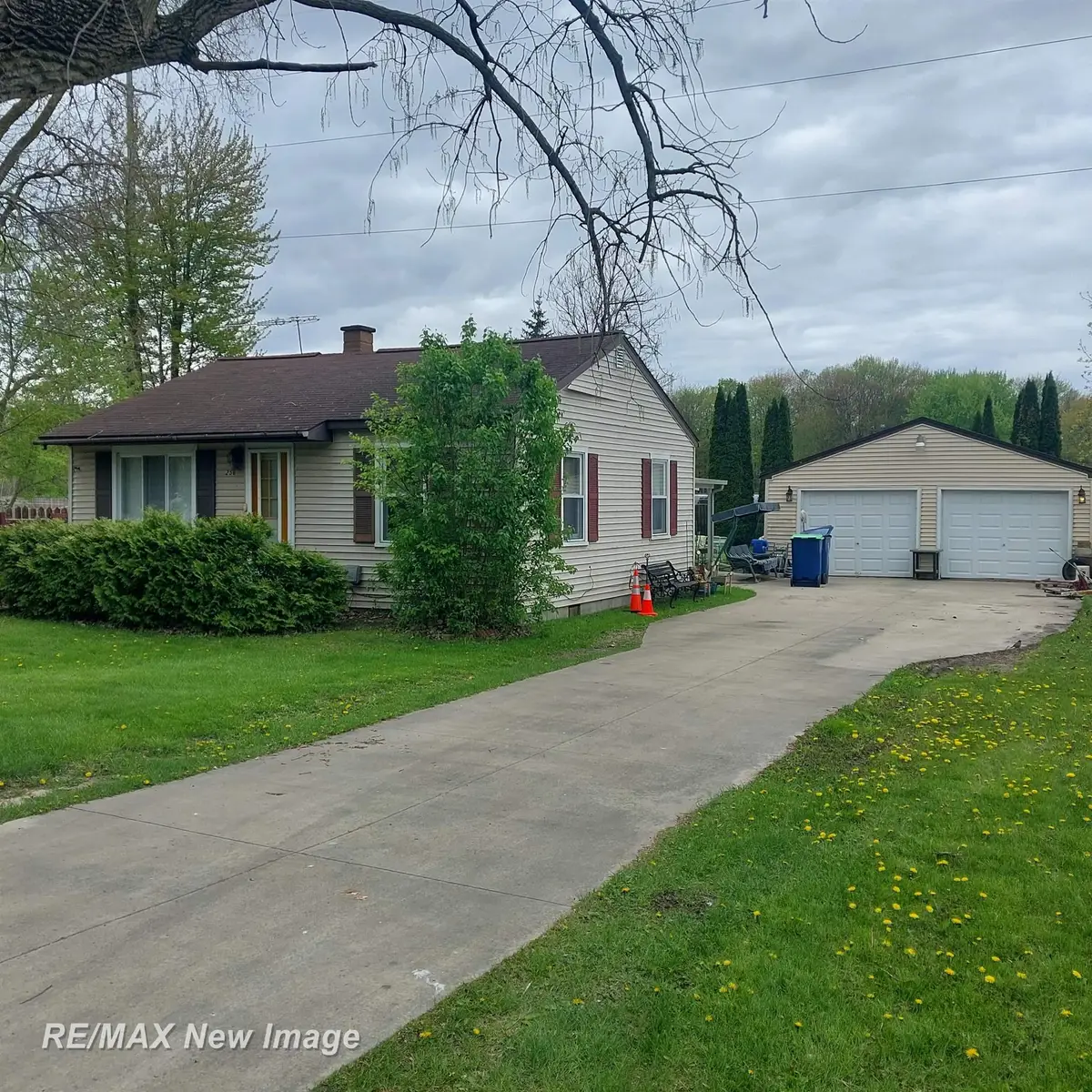 256 Victor, Saginaw, MI 48609 - #1