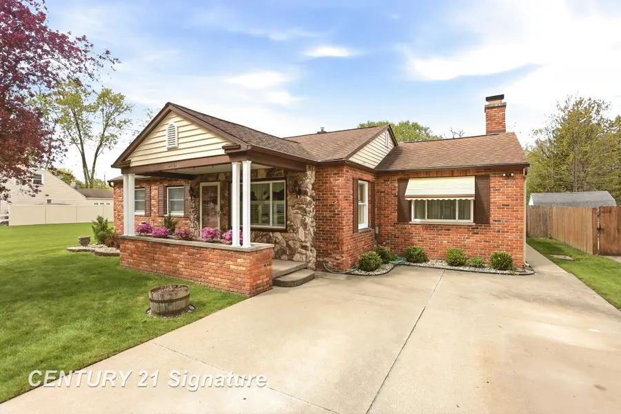 2961 Johns, Saginaw, MI 48603 - #2