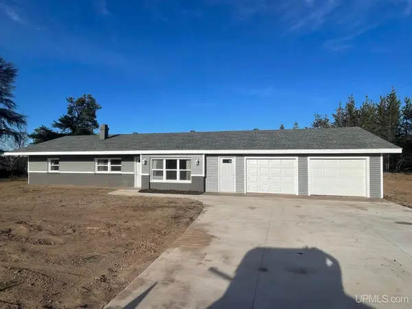 227 Kawbawgam, Marquette, MI 49855