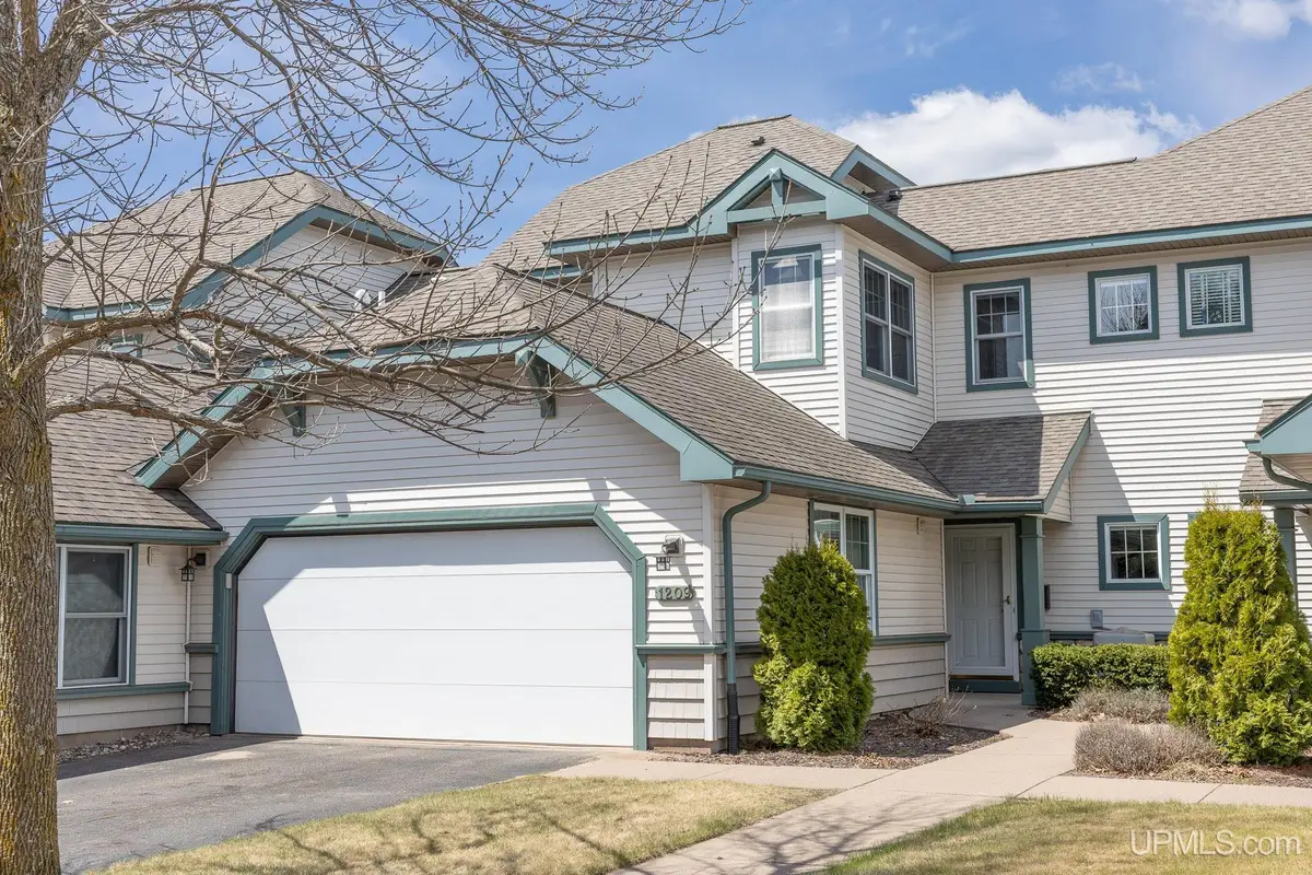 1209 Lakeshore Park, Marquette, MI 49855 - #1