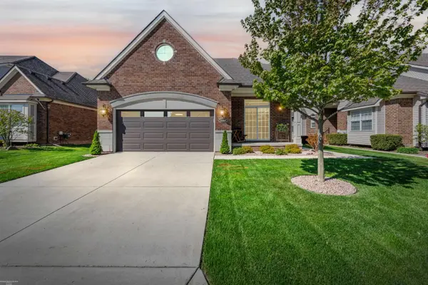 21186 Lilac #155, Clinton Township, MI 48036