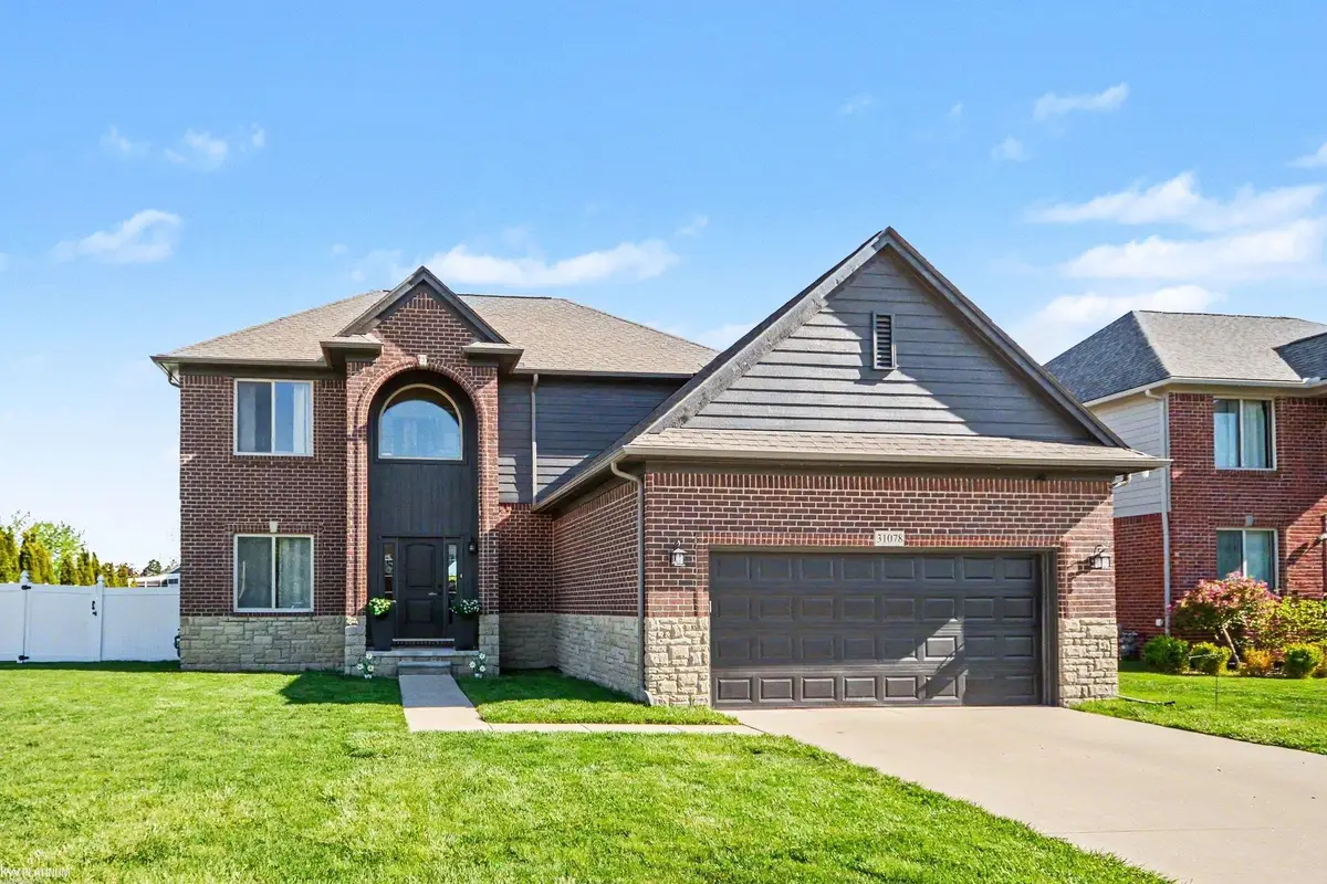 31078 Lions Pointe, Chesterfield, MI 48047 - #1